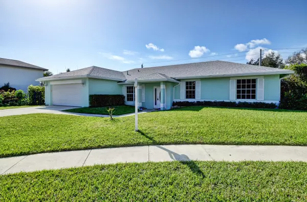 Boynton Beach, FL 33426,8 Redwood CT