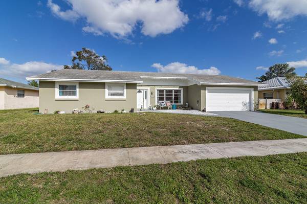 1493 N N Woodcrest RD, West Palm Beach, FL 33417