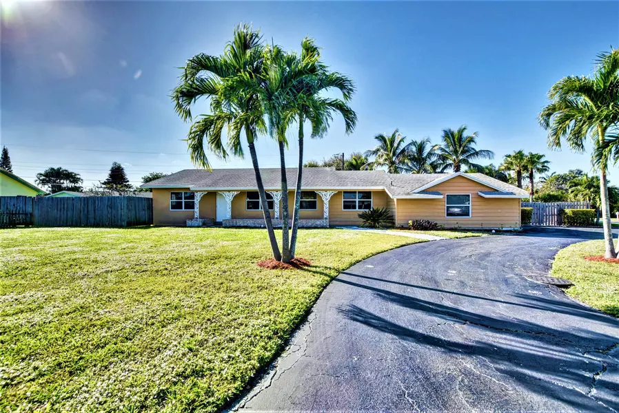 648 Kingbird CIR, Delray Beach, FL 33444