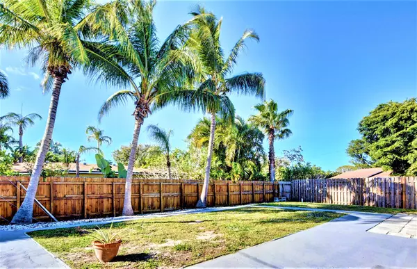 Delray Beach, FL 33444,648 Kingbird CIR