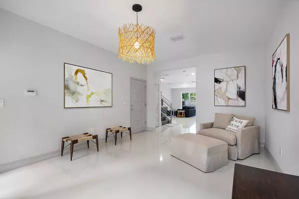 Pompano Beach, FL 33062,3235 NE 5th ST