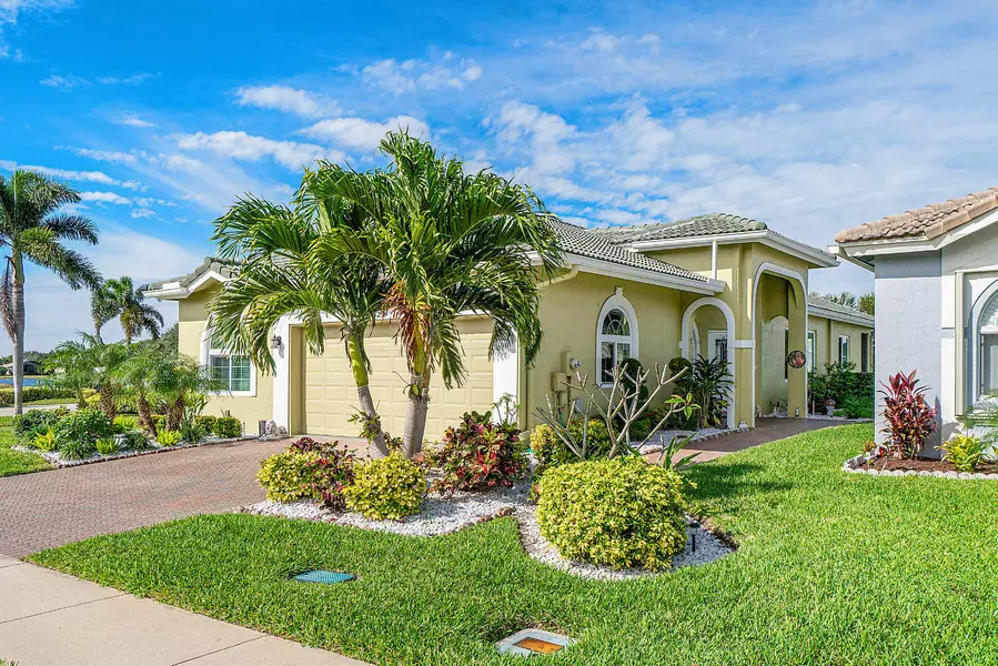 8239 Brindisi LN, Boynton Beach, FL 33472