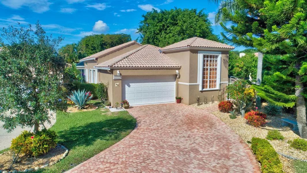 8717 Via Giula, Boca Raton, FL 33496