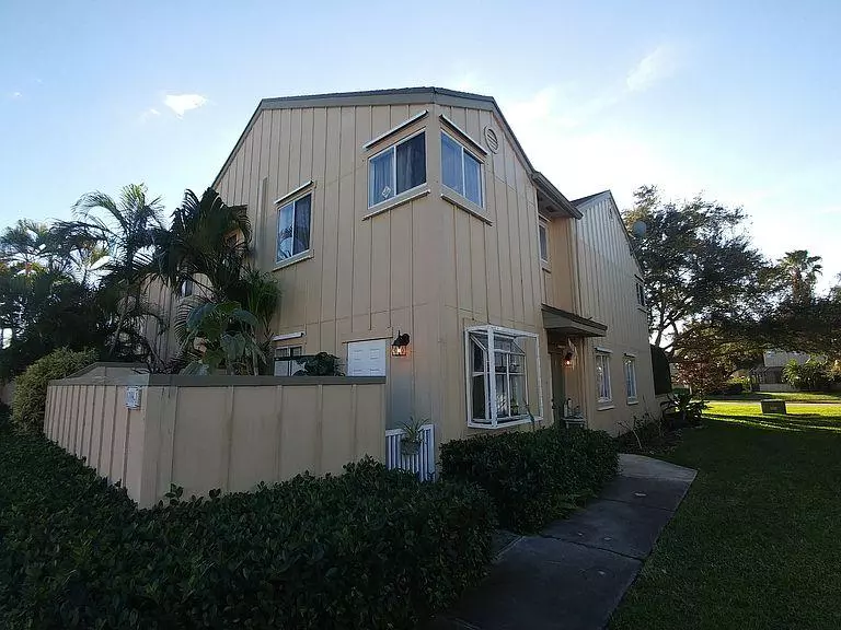 6198 Riverwalk LN 1, Jupiter, FL 33458