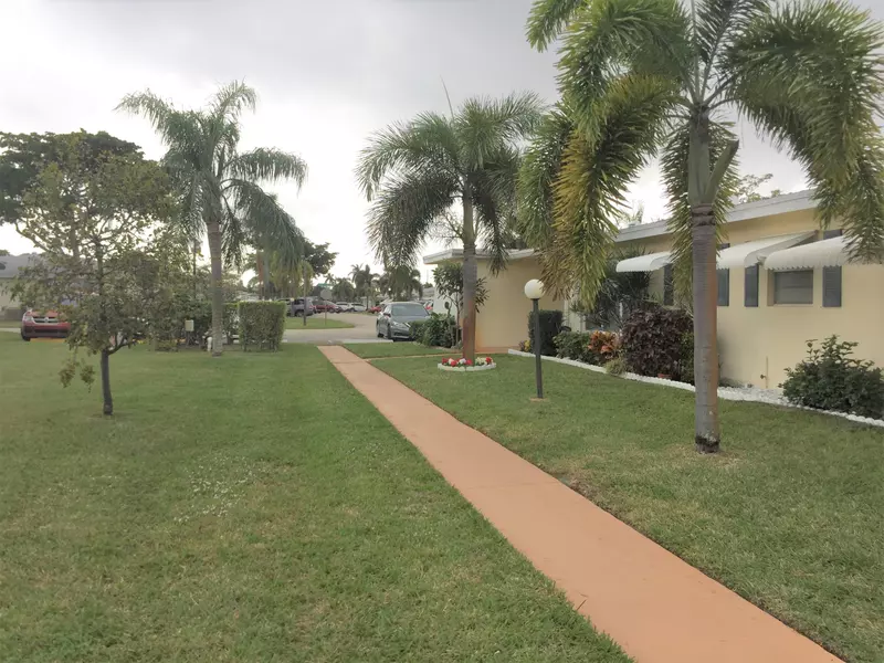 301 Pine Point DR C, Boynton Beach, FL 33435