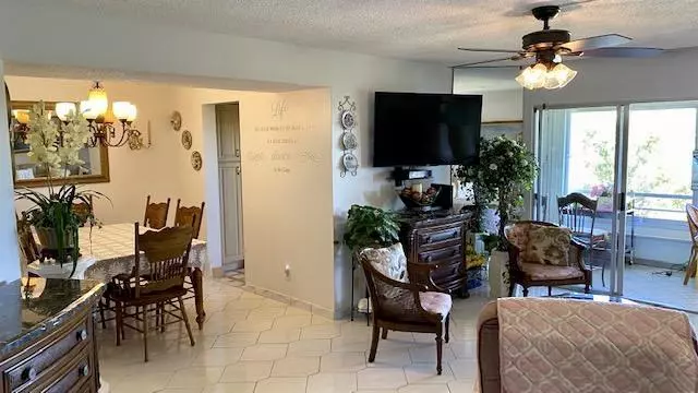 3524 Via Poinciana 604, Lake Worth, FL 33467