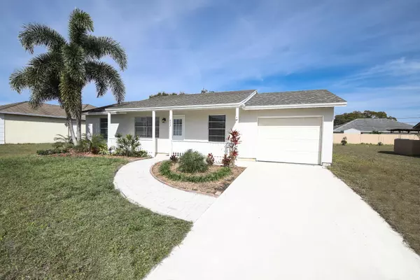 433 SE Oakridge DR, Port Saint Lucie, FL 34984