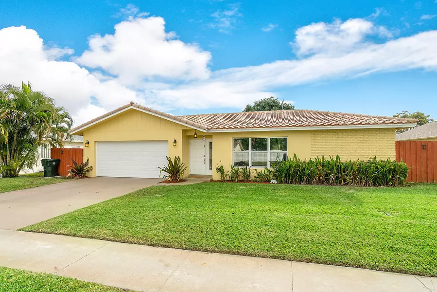 125 Orchard Ridge LN, Boca Raton, FL 33431