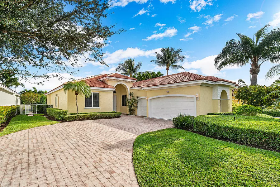 715 Greensward LN, Delray Beach, FL 33445