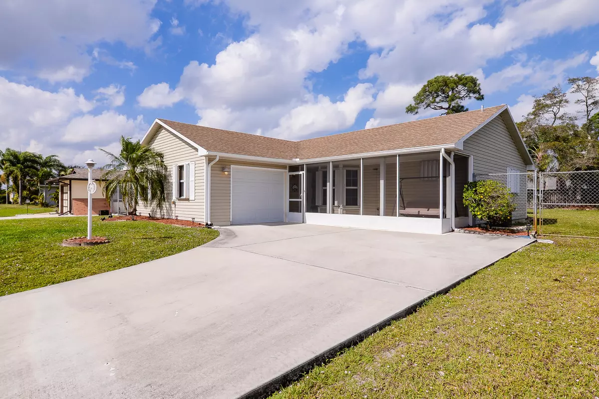 Port Saint Lucie, FL 34983,381 NE Gulfstream AVE