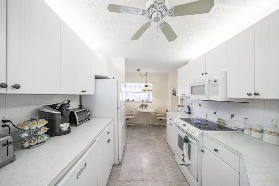 23305 N Barwood LN 301, Boca Raton, FL 33428