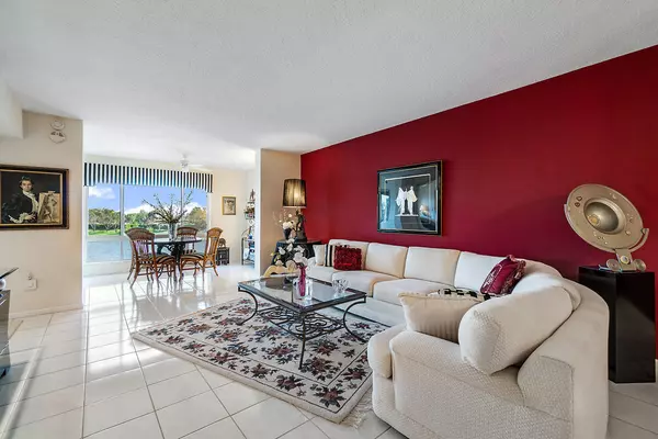 5842 Crystal Shores DR 303, Boynton Beach, FL 33437