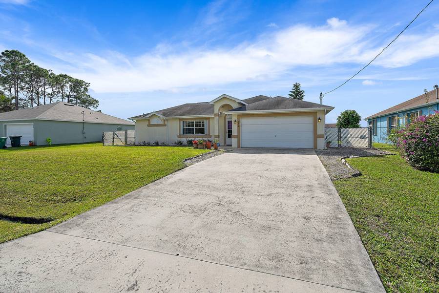 186 SW Carter AVE, Port Saint Lucie, FL 34983