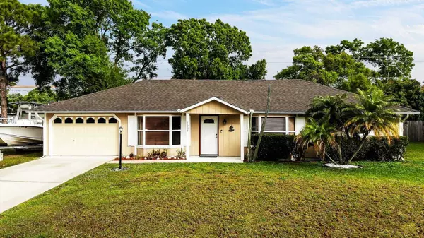 Fort Pierce, FL 34951,7008 Penny LN