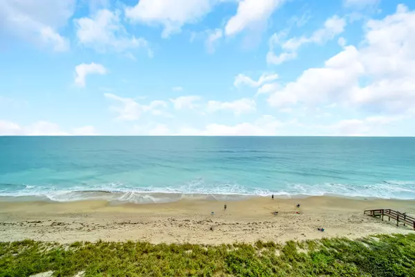 Jensen Beach, FL 34957,9400 S Ocean DR 805