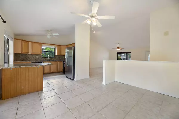 Boca Raton, FL 33428,21299 Purple Sage LN