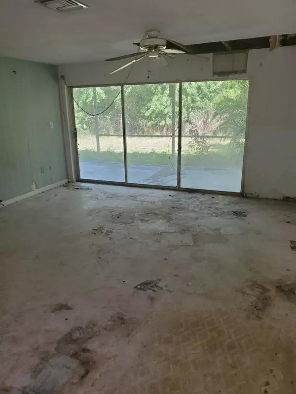 Fort Pierce, FL 34951,7004 Kenwood RD