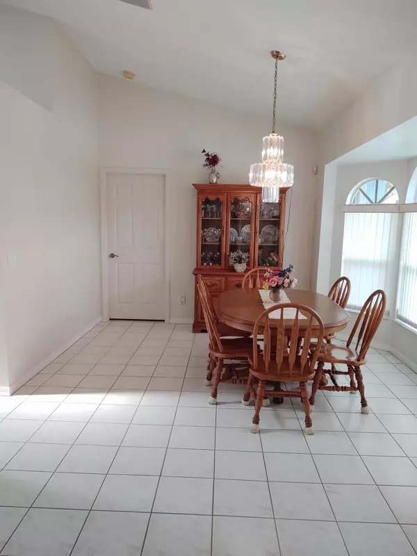 Port Saint Lucie, FL 34953,1490 SW S Merchant LN