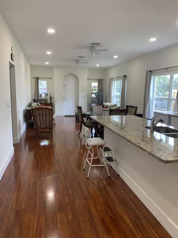 West Palm Beach, FL 33407,953 39th ST