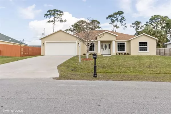 208 SW Milburn CIR, Port Saint Lucie, FL 34953