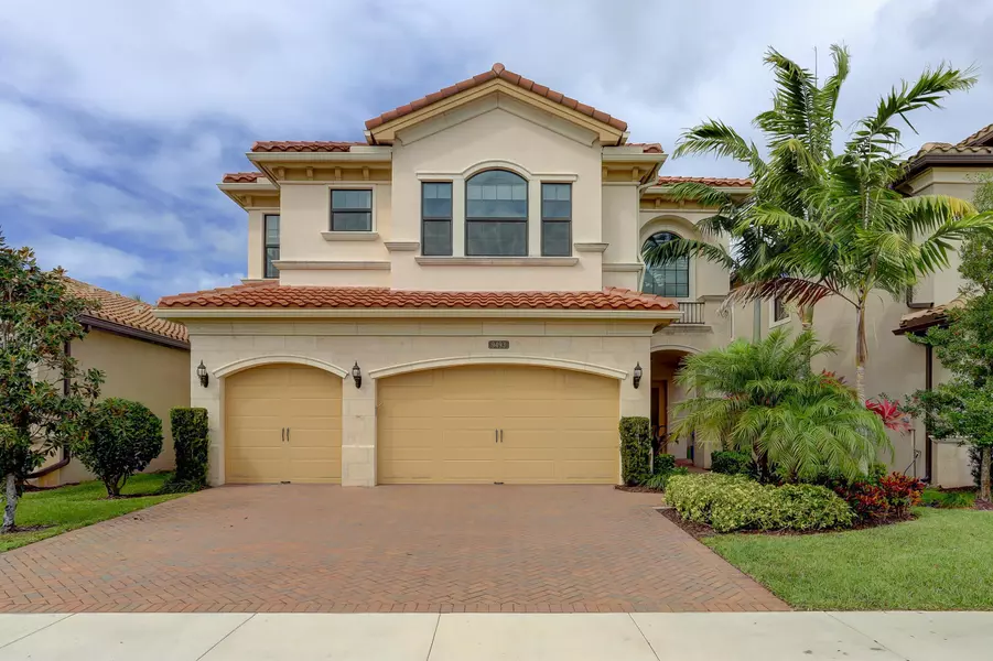 9493 Eden Roc CT, Delray Beach, FL 33446