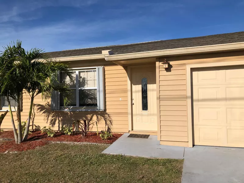 2234 SE Mandrake CIR, Port Saint Lucie, FL 34952