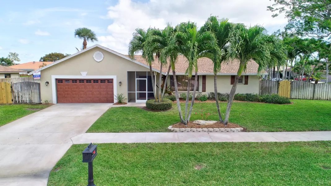 17766 Oakwood AVE, Boca Raton, FL 33487