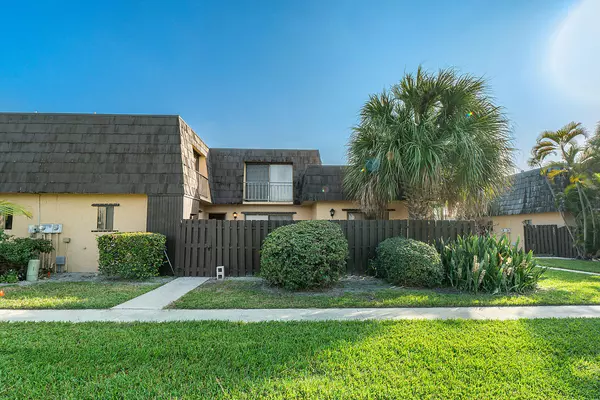 Palm Springs, FL 33461,4102 Waterview CIR 41b