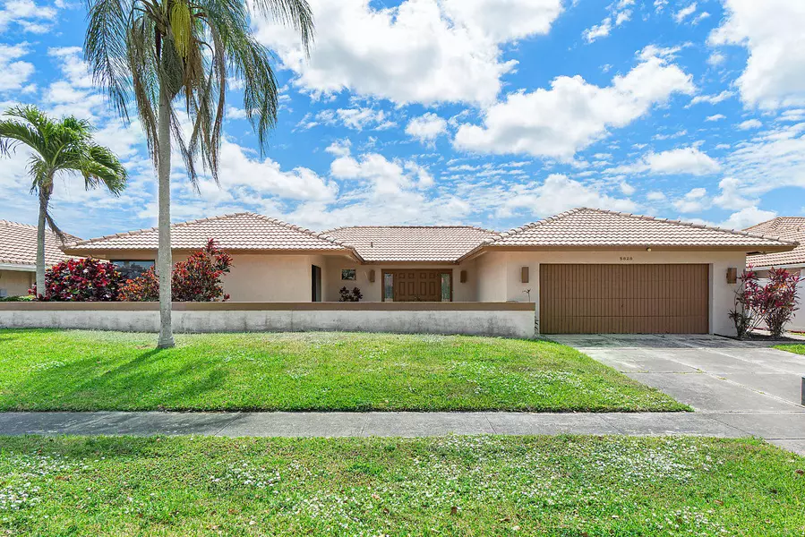 5828 Vista Linda LN, Boca Raton, FL 33433