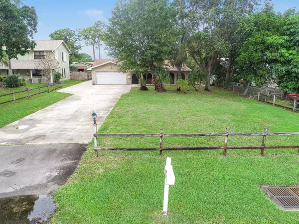 Lake Worth, FL 33467,5587 3rd RD