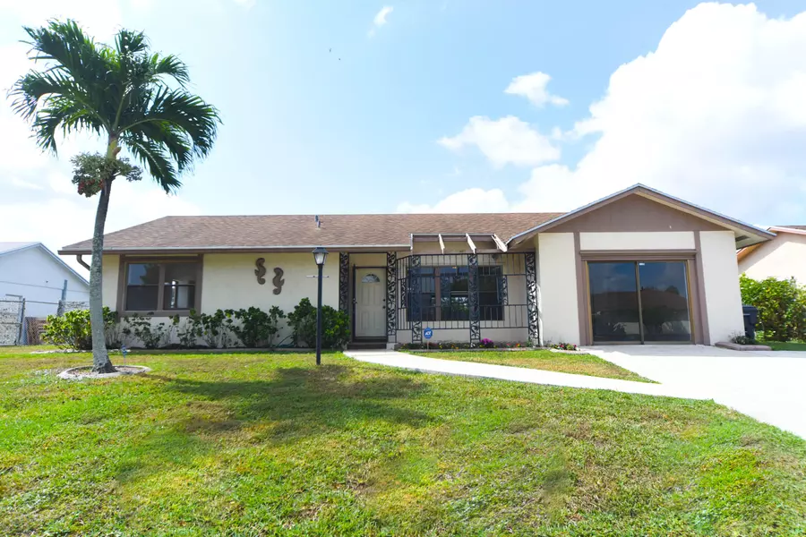 4318 Mediterranean RD, Lake Worth, FL 33461