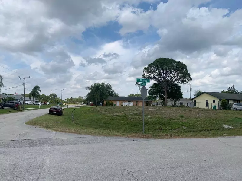 1349 SE Preston LN, Port Saint Lucie, FL 34983