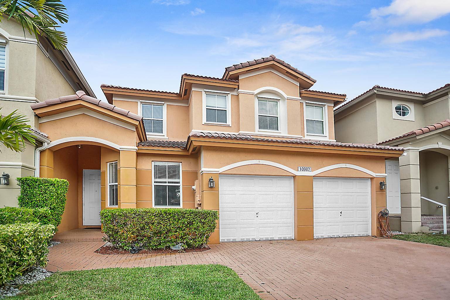 10987 NW 87th LN,  Doral,  FL 33178