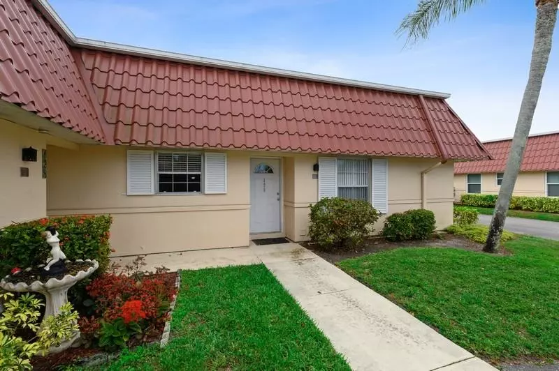 126 Amherst LN, Lake Worth, FL 33467