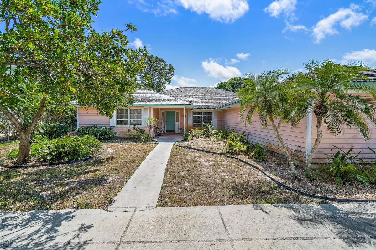 Tequesta, FL 33469,18210 SE Ridgeview DR