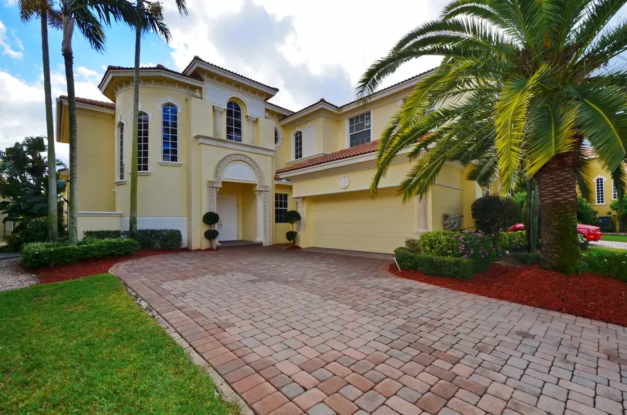 8060 Valhalla DR, Delray Beach, FL 33446