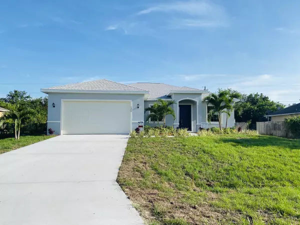 1372 SW Edinburgh DR, Port Saint Lucie, FL 34953