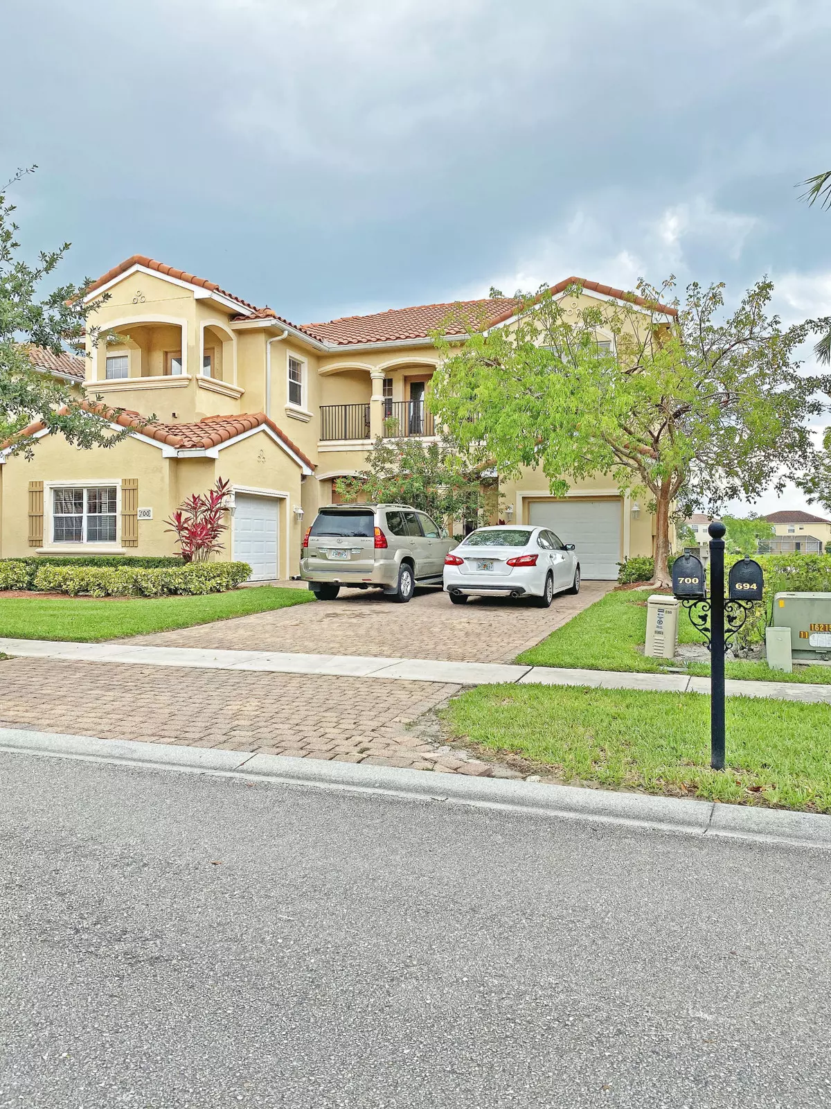 West Palm Beach, FL 33413,700 Cresta CIR