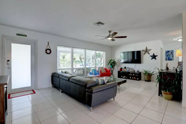 Deerfield Beach, FL 33441,520 SE 3rd ST