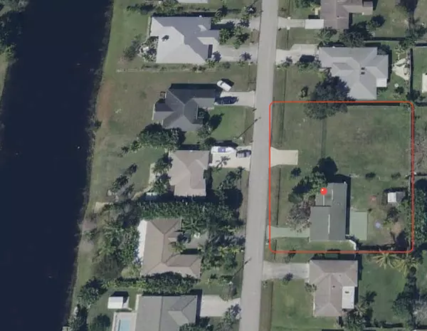 2455 SE Marius ST, Port Saint Lucie, FL 34952