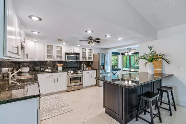 Tequesta, FL 33469,15 E Pinehill TRL