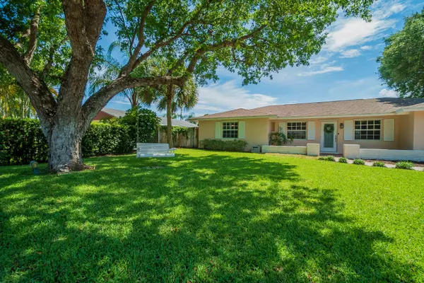 Tequesta, FL 33469,367 Evergreen AVE