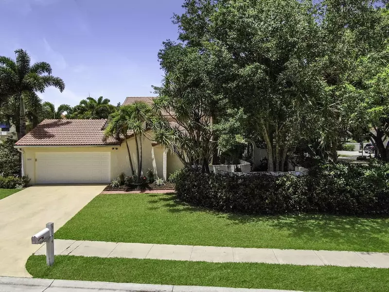 5154 Monterey LN, Delray Beach, FL 33484