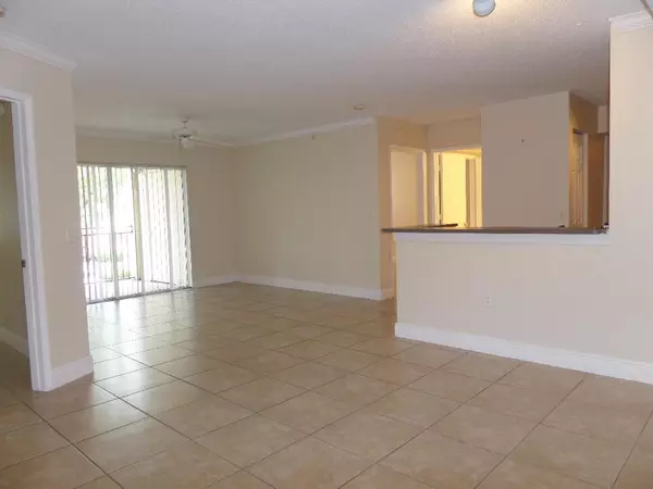 2433 Centergate DR 205, Miramar, FL 33025