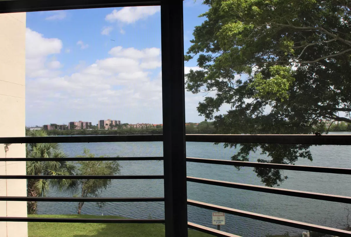 Miami, FL 33179,605 Ives Dairy RD 206-7