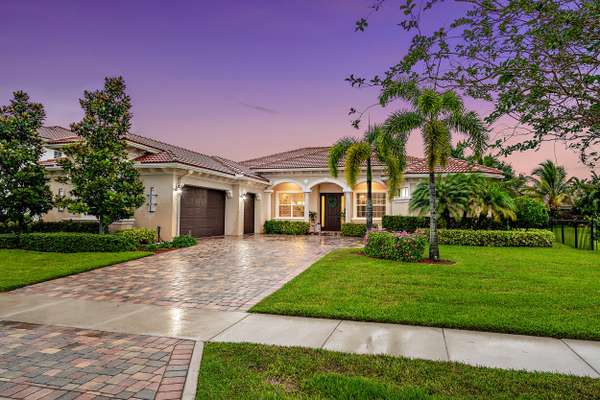 Jupiter, FL 33458,107 Manor CIR