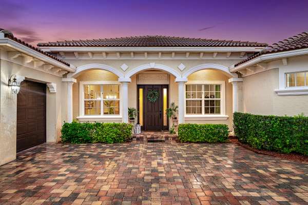 Jupiter, FL 33458,107 Manor CIR