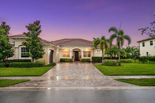 Jupiter, FL 33458,107 Manor CIR