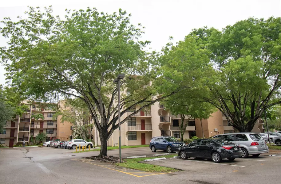 3590 Blue DR, Pompano Beach, FL 33064