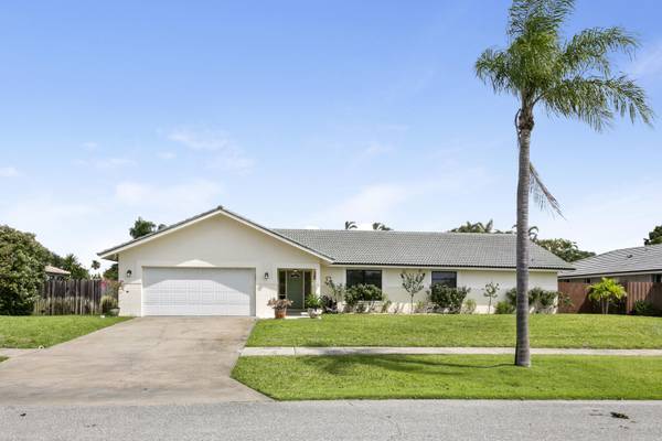 89 Hickory Hill RD, Tequesta, FL 33469